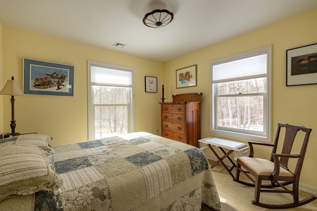 469 Sylvester Road Northampton, MA 01062 - Photo 32 of 42