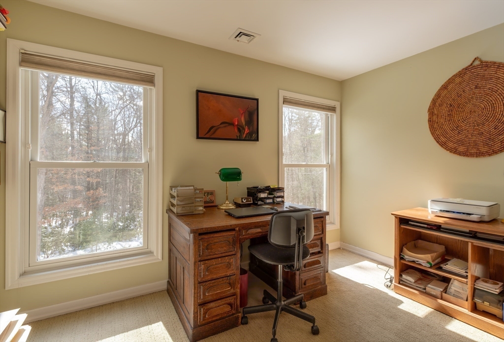 469 Sylvester Road Northampton, MA 01062 - Photo 33 of 42