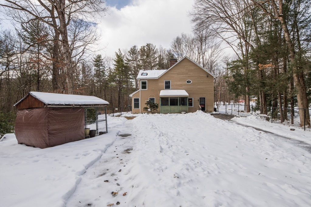 469 Sylvester Road Northampton, MA 01062 - Photo 4 of 42