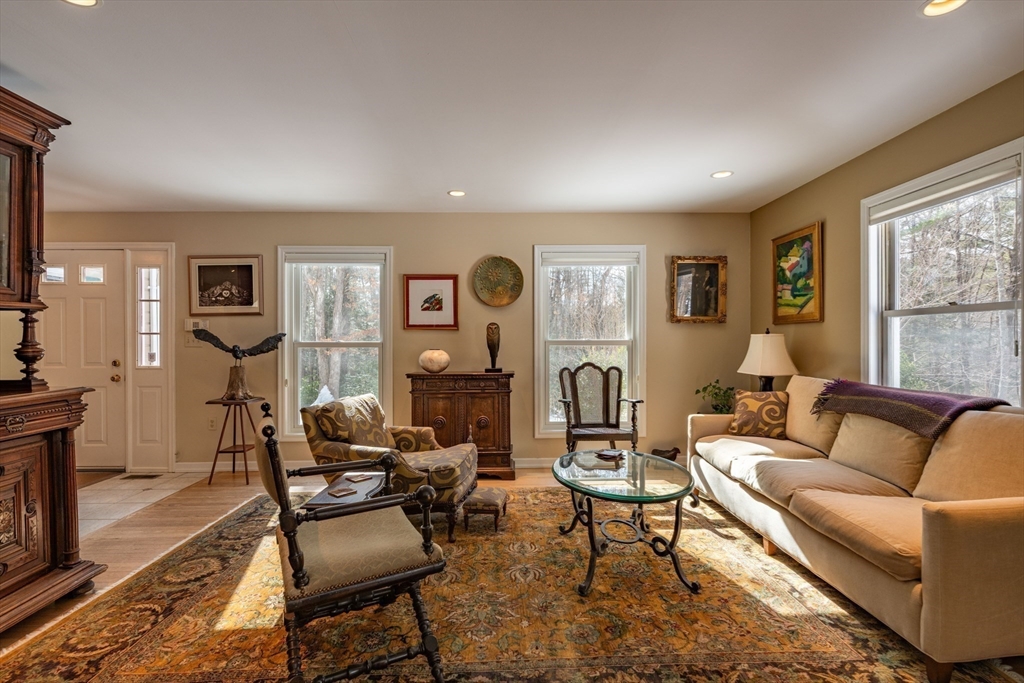 469 Sylvester Road Northampton, MA 01062 - Photo 7 of 42