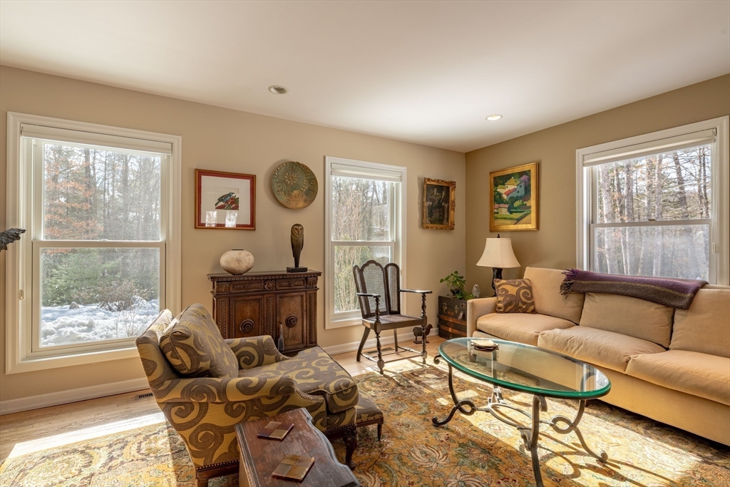 469 Sylvester Road Northampton, MA 01062 - Photo 8 of 42