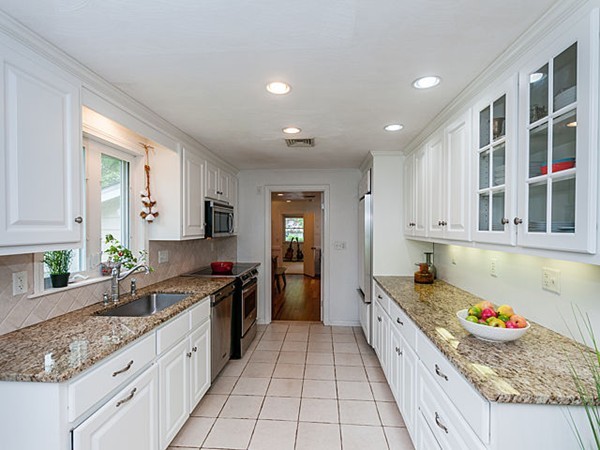 16 Irving Road Natick, MA 01760 - Photo 4 of 13
