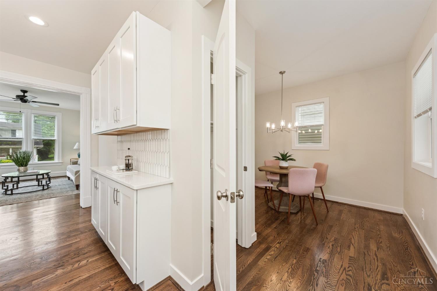 6124 Roe Street Cincinnati, OH 45227 - Photo 19 of 61