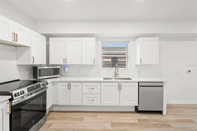 $1,199,000 | 3103 16th Street North, St. Petersburg, FL 33704