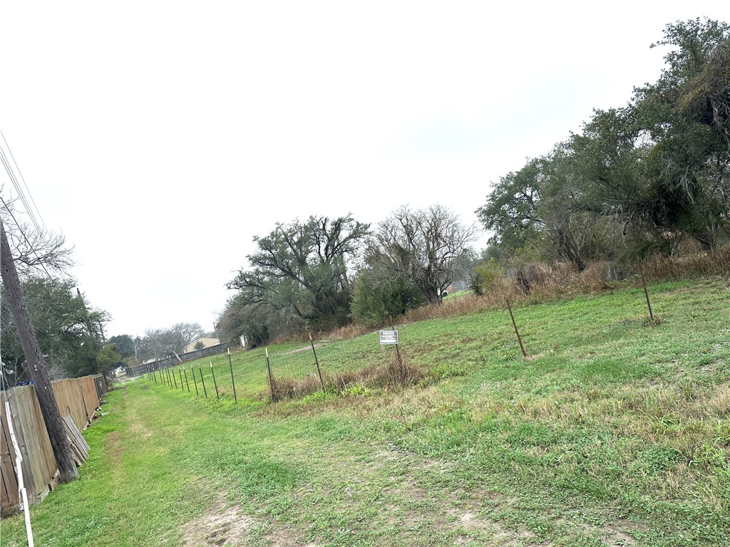 800 Gordon Sinton, TX 78387 - Photo 2 of 3 a view of a backyard
