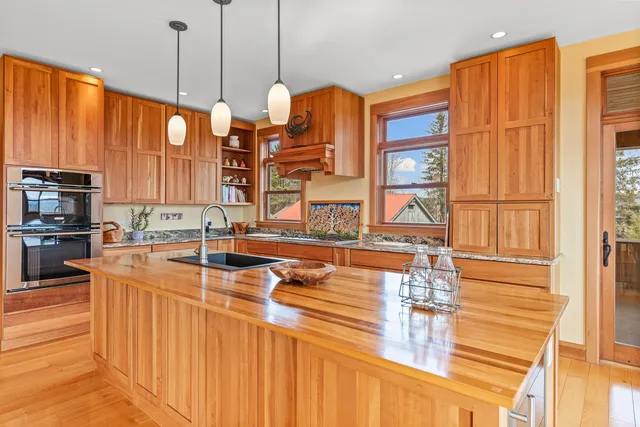 $1,395,000 | 81 Brigham Hill Road, Essex, VT 05452