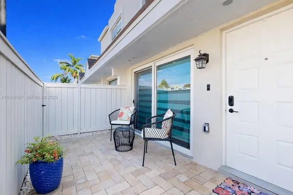 $2,975 | 6840 Southwest 45th Lane, Unit 5, Miami, FL 33155