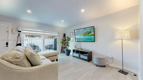 $2,975 | 6840 Southwest 45th Lane, Unit 5, Miami, FL 33155