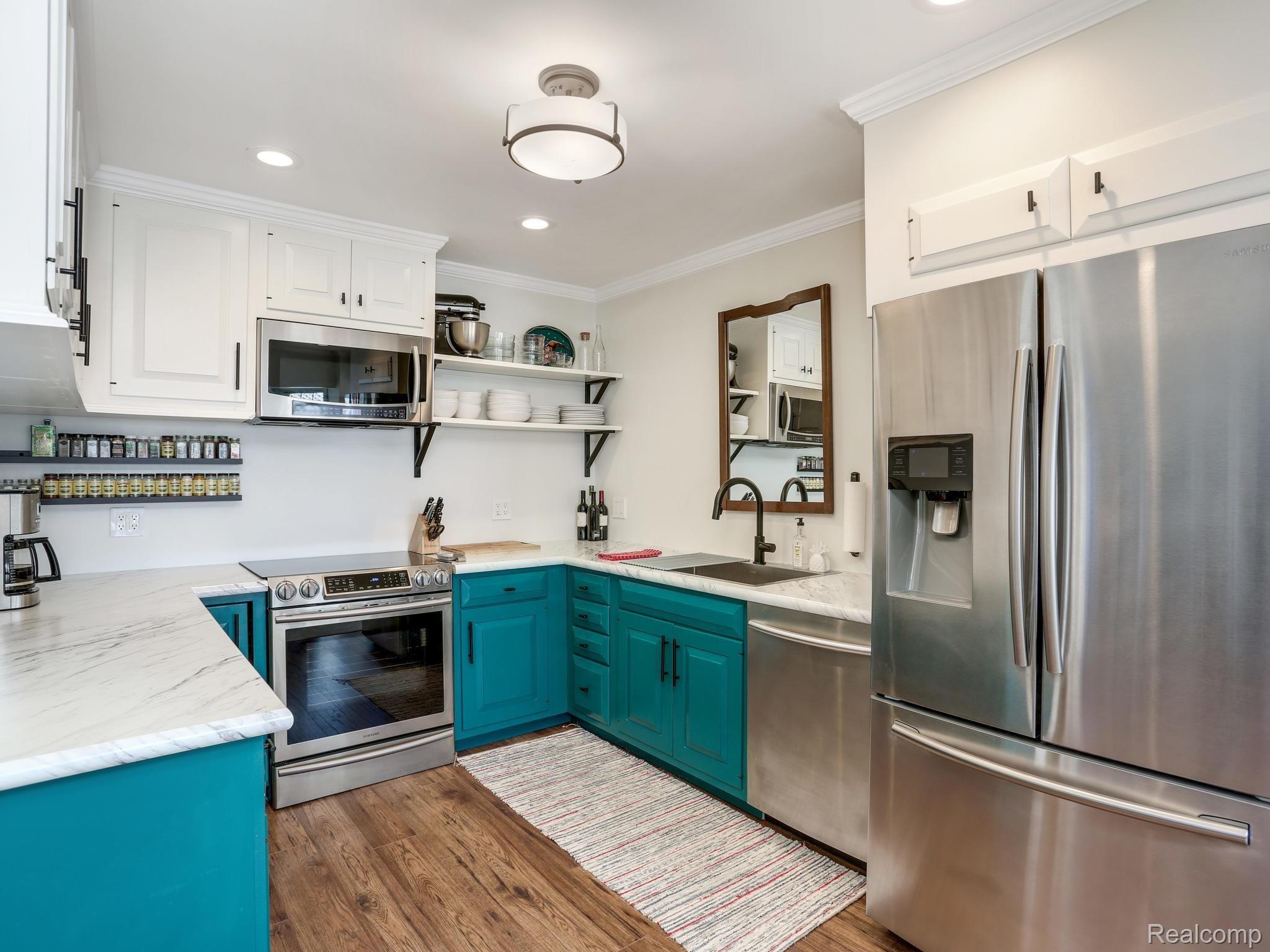 53 Vernier Road Grosse Pointe, MI 48236 - Photo 5 of 25 04.jpg