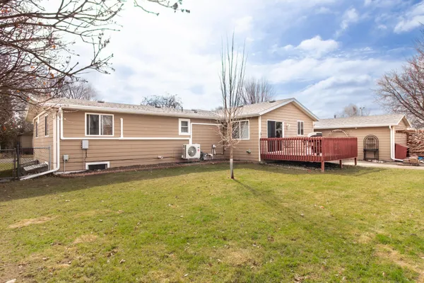 $349,000 | 196 Hillcrest Avenue, Spicer, MN 56288