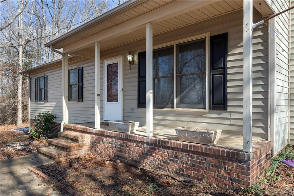 1523 Brooks Road Reidsville, NC 27320 - Photo 4 of 25 Gallery Image 4