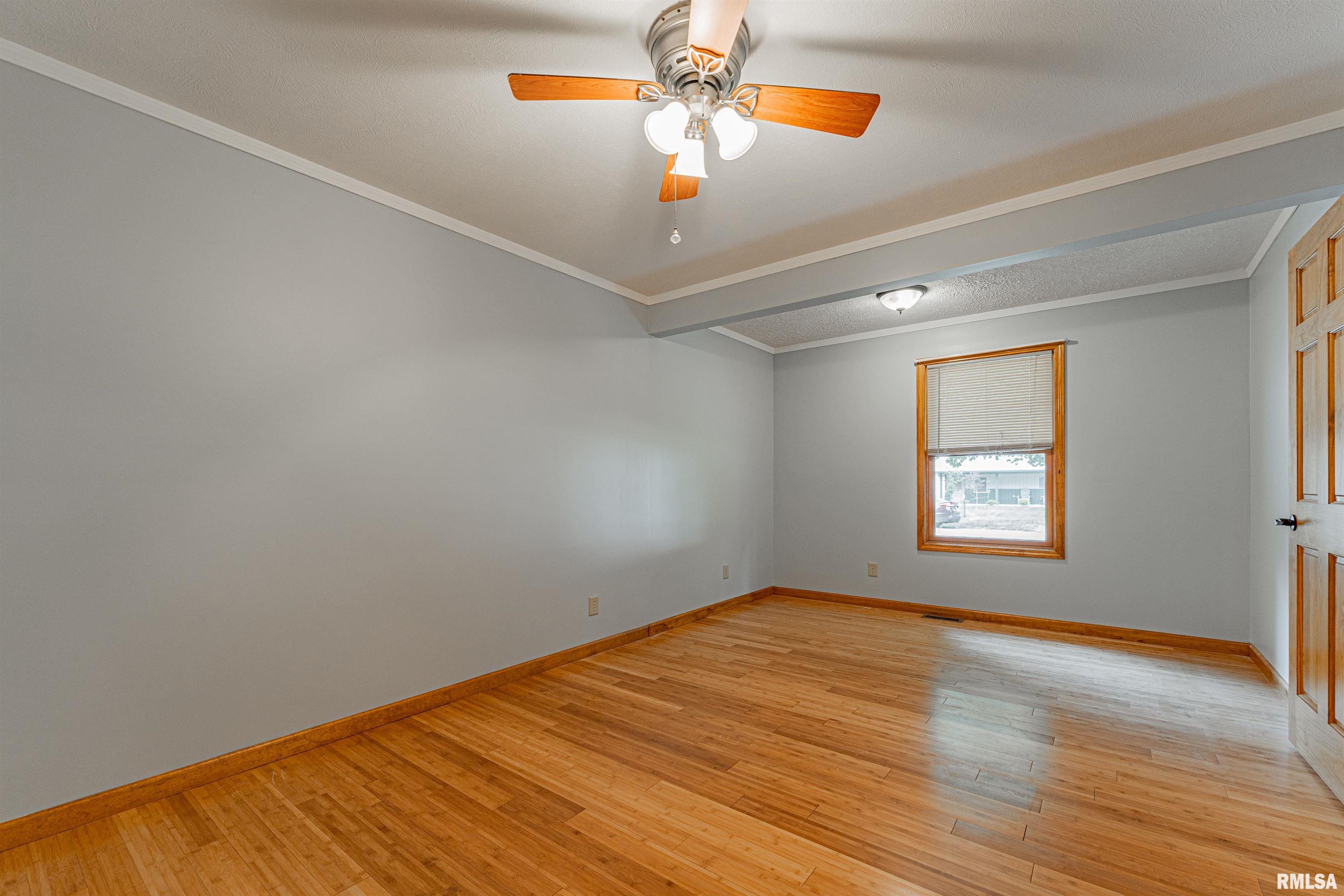 604 South Mary Street Atlanta, IL 61723 - Photo 20 of 38