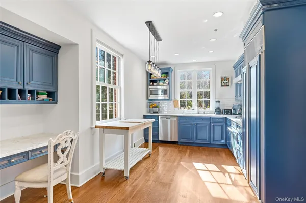 $2,300,000 | 20 Forest Lane, Scarsdale, NY 10583