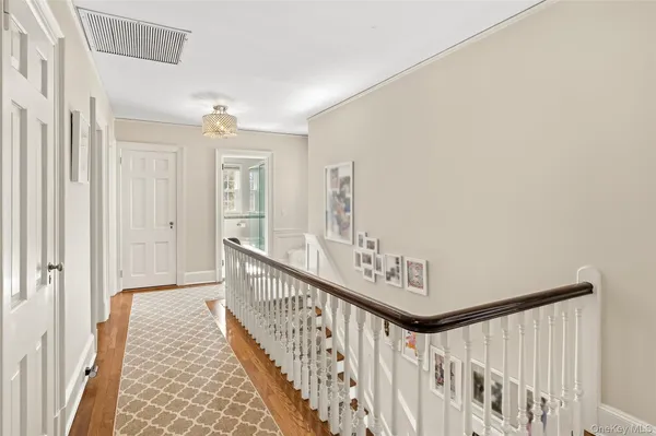 $2,300,000 | 20 Forest Lane, Scarsdale, NY 10583