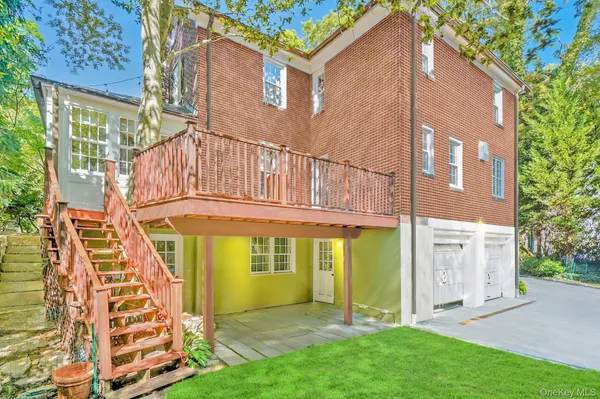 $2,300,000 | 20 Forest Lane, Scarsdale, NY 10583