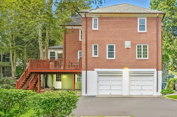 $2,300,000 | 20 Forest Lane, Scarsdale, NY 10583