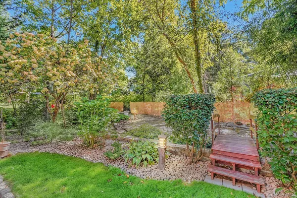 $2,300,000 | 20 Forest Lane, Scarsdale, NY 10583