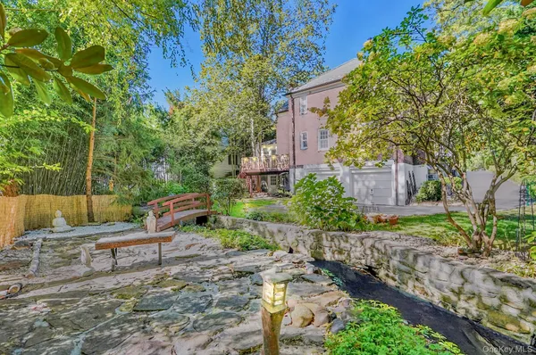 $2,300,000 | 20 Forest Lane, Scarsdale, NY 10583