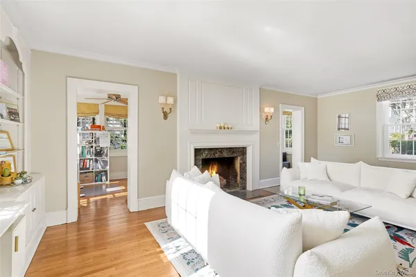 $2,300,000 | 20 Forest Lane, Scarsdale, NY 10583