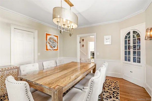 $2,300,000 | 20 Forest Lane, Scarsdale, NY 10583