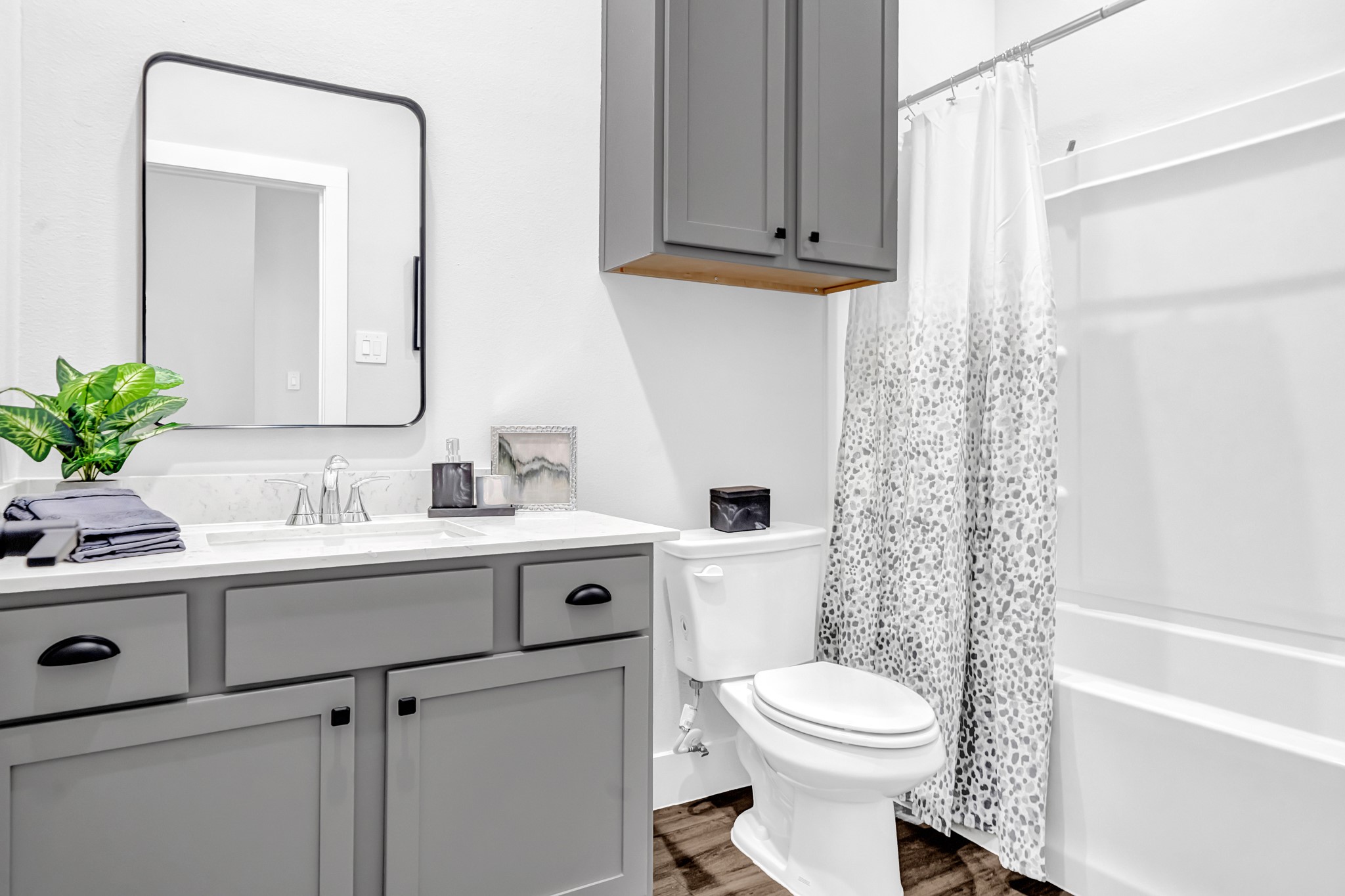 38634 Spur 149 Road, Unit 37A Magnolia, TX 77354 - Photo 19 of 50 GUEST BATHROOM!