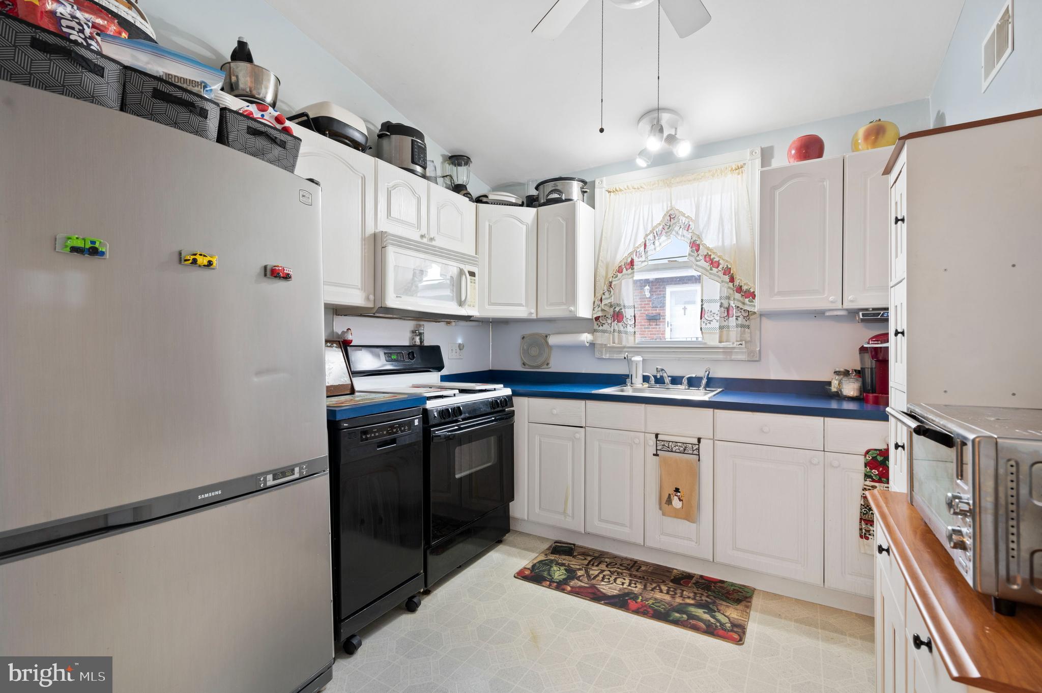 805 Charette Road Philadelphia, PA 19115 - Photo 6 of 15