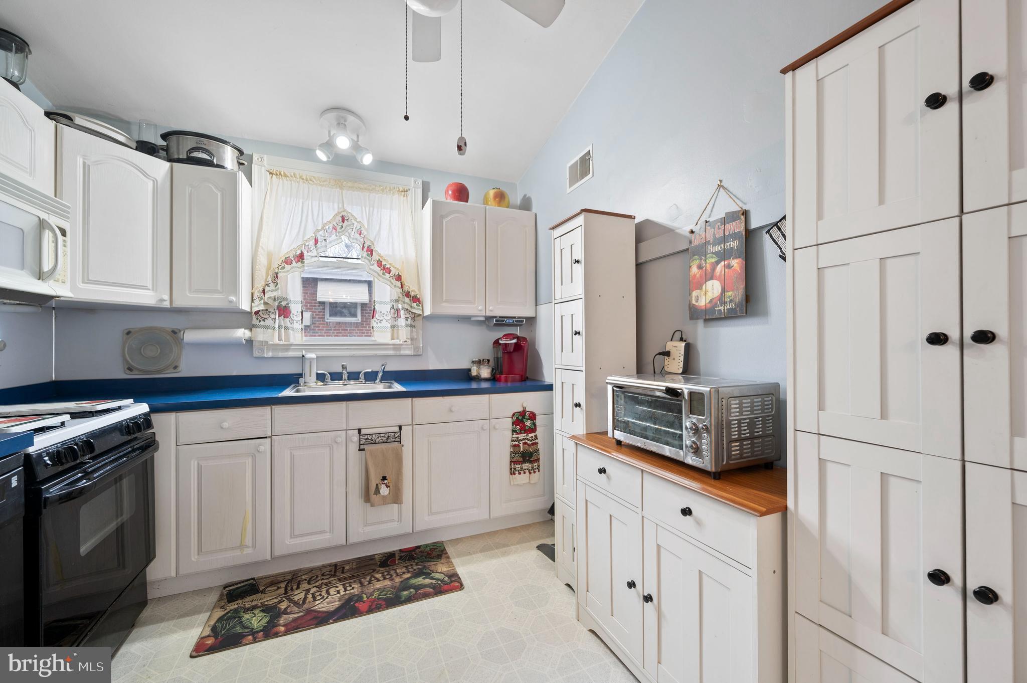 805 Charette Road Philadelphia, PA 19115 - Photo 7 of 15