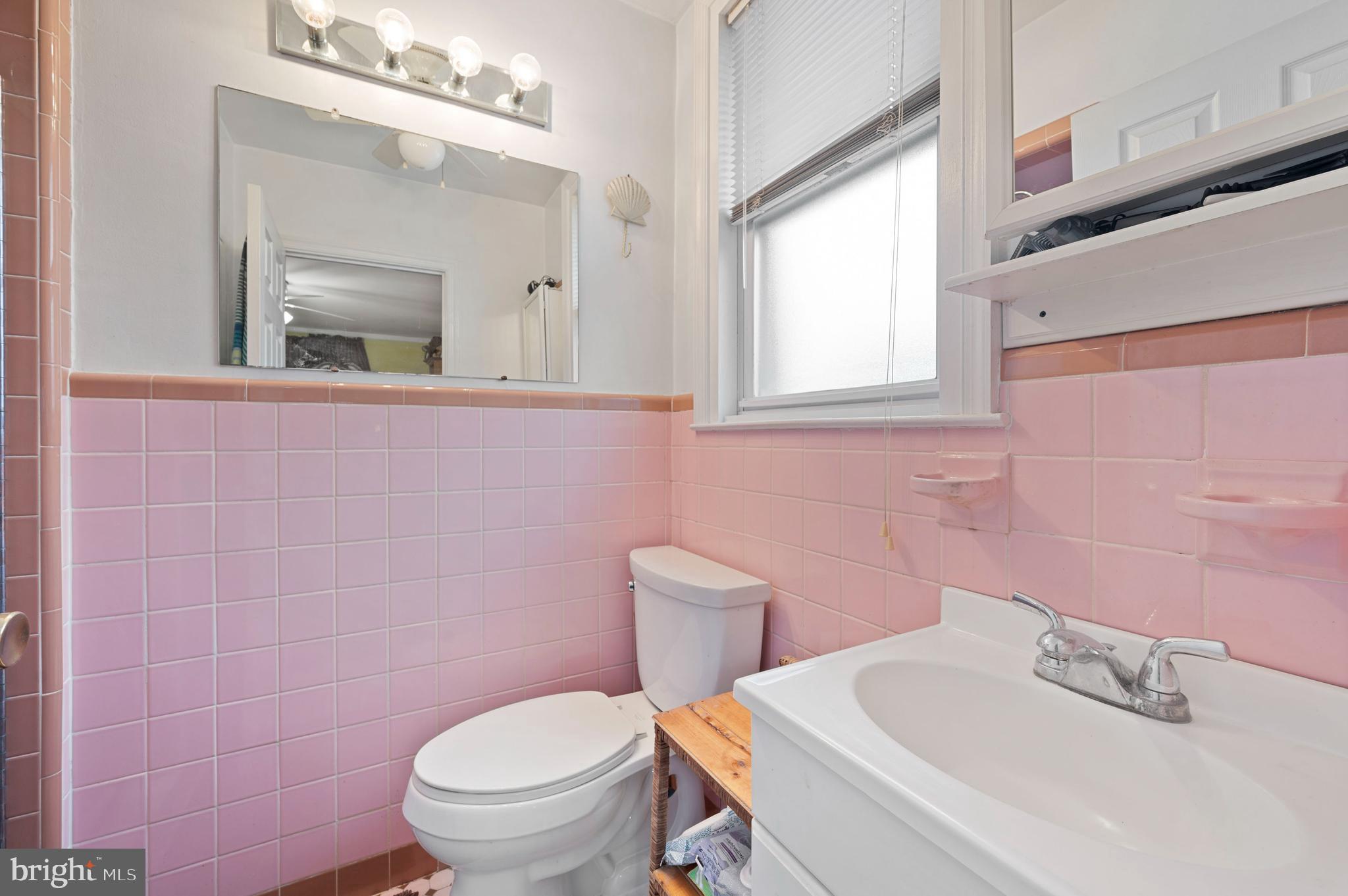 805 Charette Road Philadelphia, PA 19115 - Photo 10 of 15