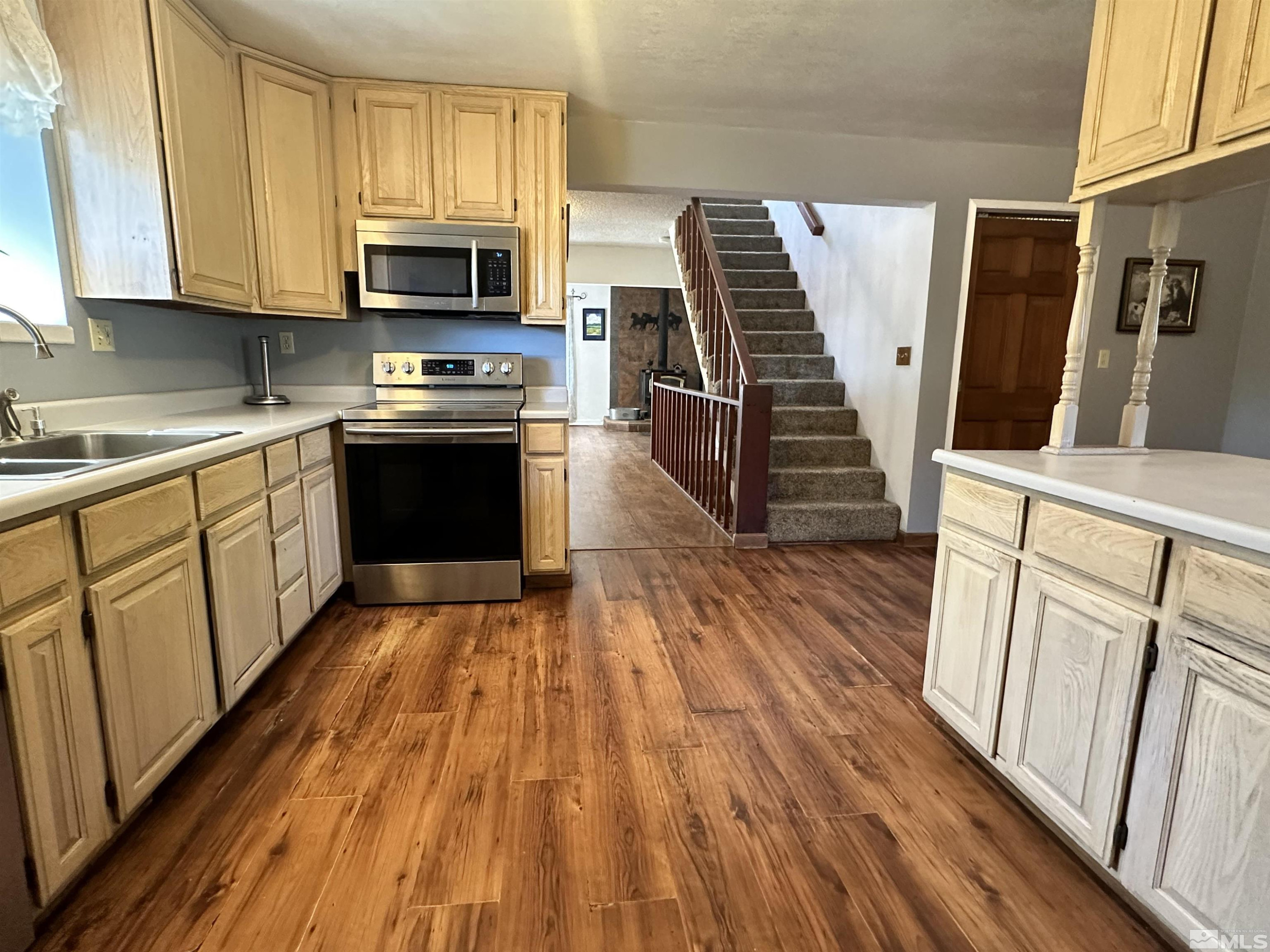 15625 Fawn Lane Reno, NV 89511 - Photo 8 of 28 Photo 8