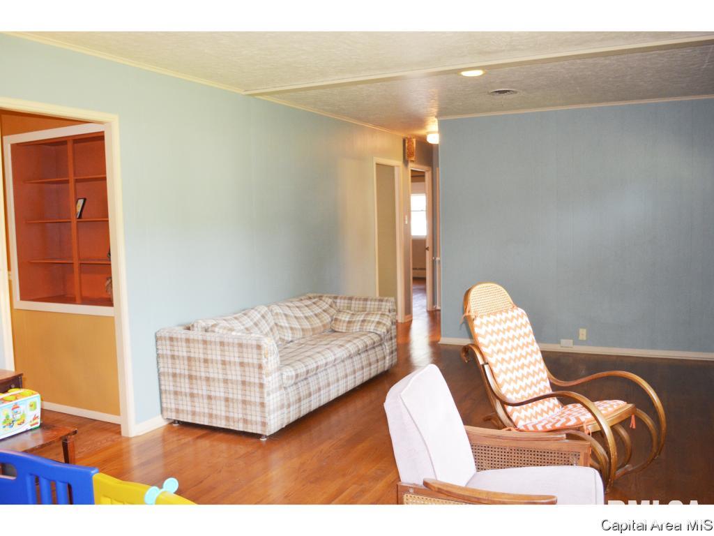 213 Circle Drive Springfield, IL 62703 - Photo 18 of 36 Gallery Image 18
