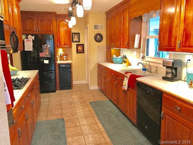820 Stacy Hill Road Marion, NC 28752 - Photo 16 of 33 Gallery Image 16