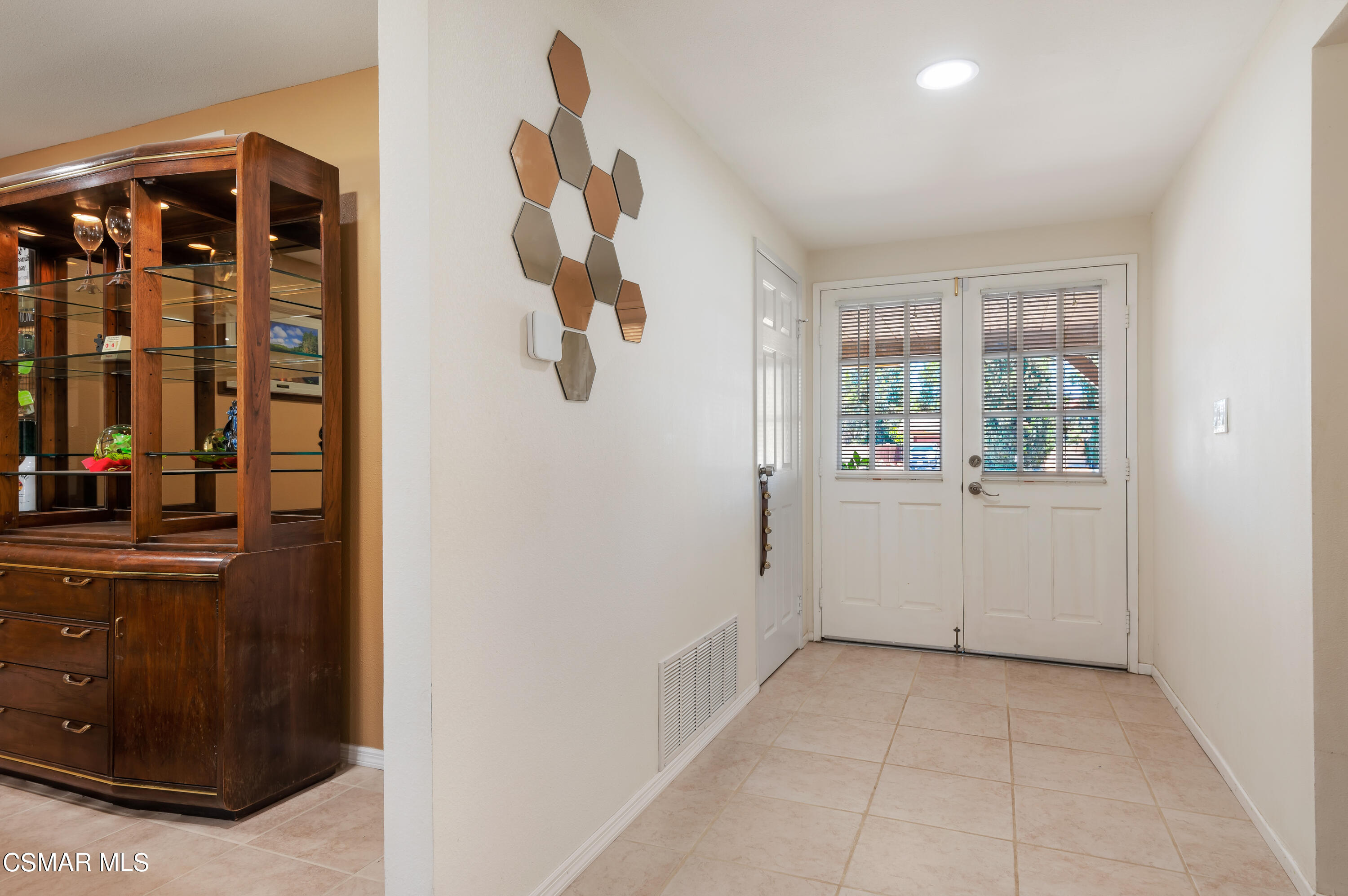 1714 Fitzgerald Road Simi Valley, CA 93065 - Photo 3 of 23