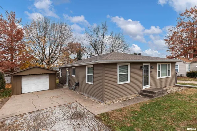 $195,000 | 210 West 19th Avenue, Coal Valley, IL 61240