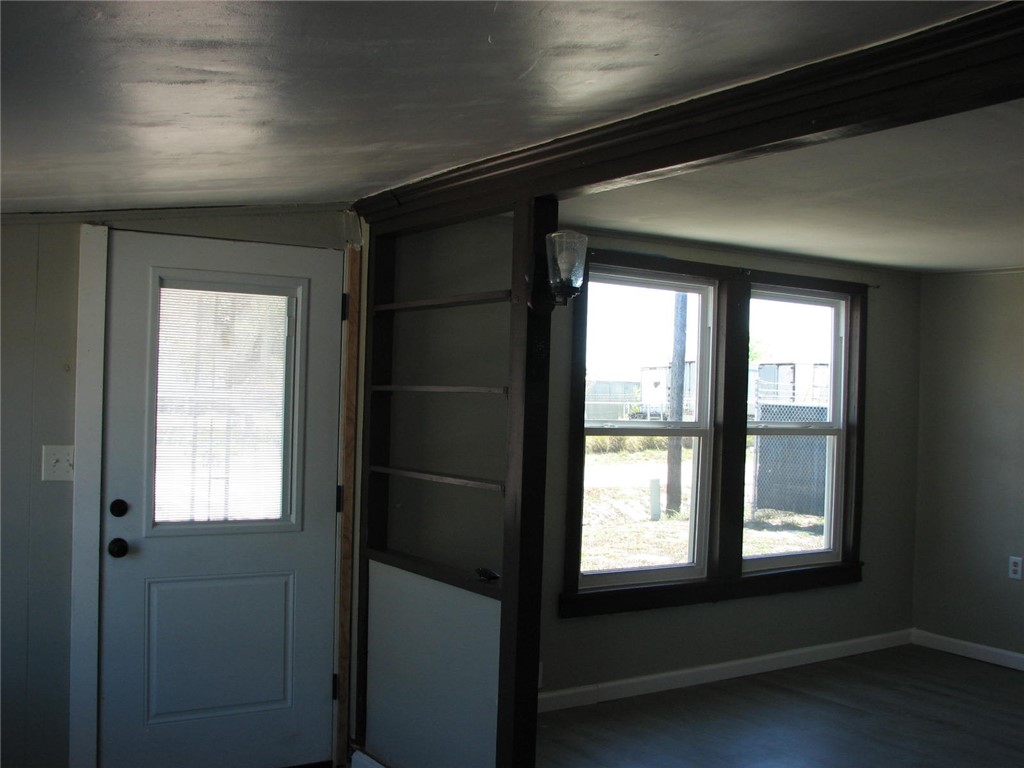 420 Anchor Street Corpus Christi, TX 78418 - Photo 2 of 16 Entry