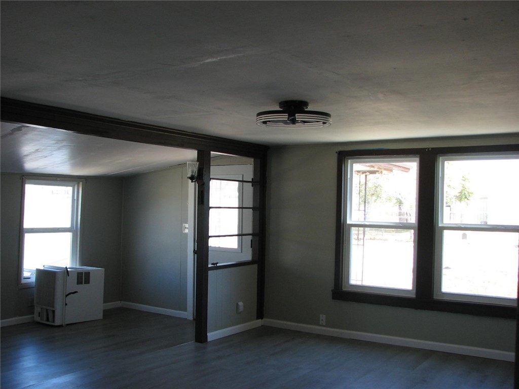 420 Anchor Street Corpus Christi, TX 78418 - Photo 4 of 16 Entry