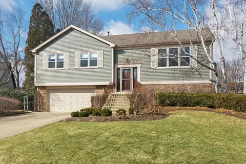 $559,000 | 15 Newtown Court East, Buffalo Grove, IL 60089