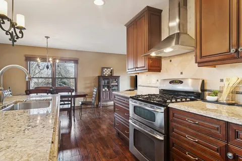 $559,000 | 15 Newtown Court East, Buffalo Grove, IL 60089