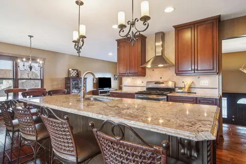 $559,000 | 15 Newtown Court East, Buffalo Grove, IL 60089