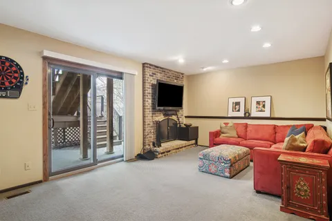 $559,000 | 15 Newtown Court East, Buffalo Grove, IL 60089