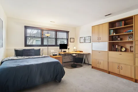 $559,000 | 15 Newtown Court East, Buffalo Grove, IL 60089