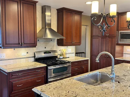 $559,000 | 15 Newtown Court East, Buffalo Grove, IL 60089