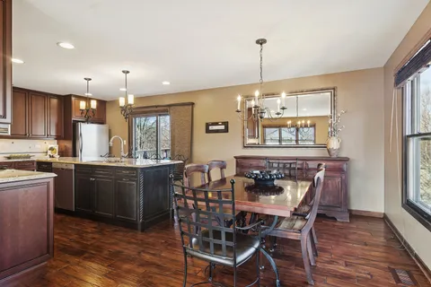 $559,000 | 15 Newtown Court East, Buffalo Grove, IL 60089