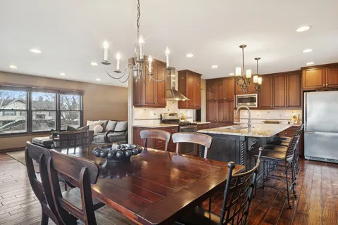 $559,000 | 15 Newtown Court East, Buffalo Grove, IL 60089