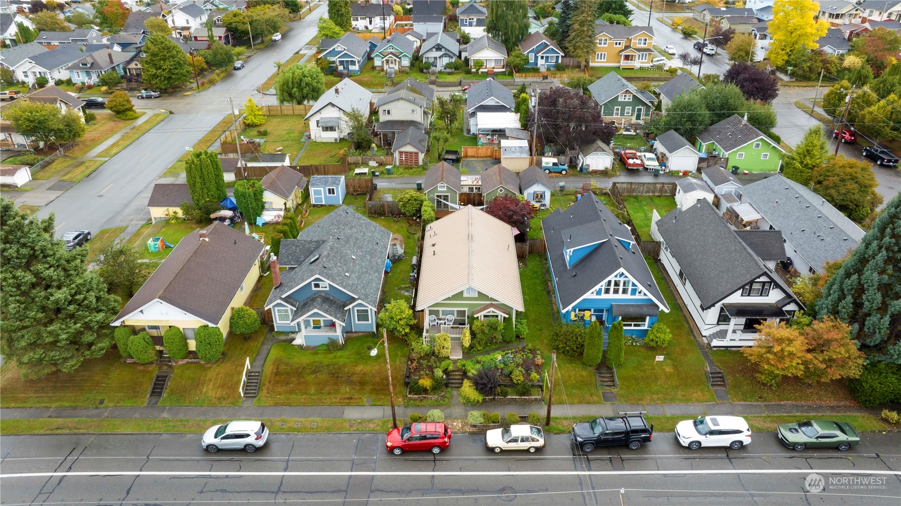 2812 19th Street Everett, WA 98201 - Photo 27 of 27 a view of multiple houses with yard
