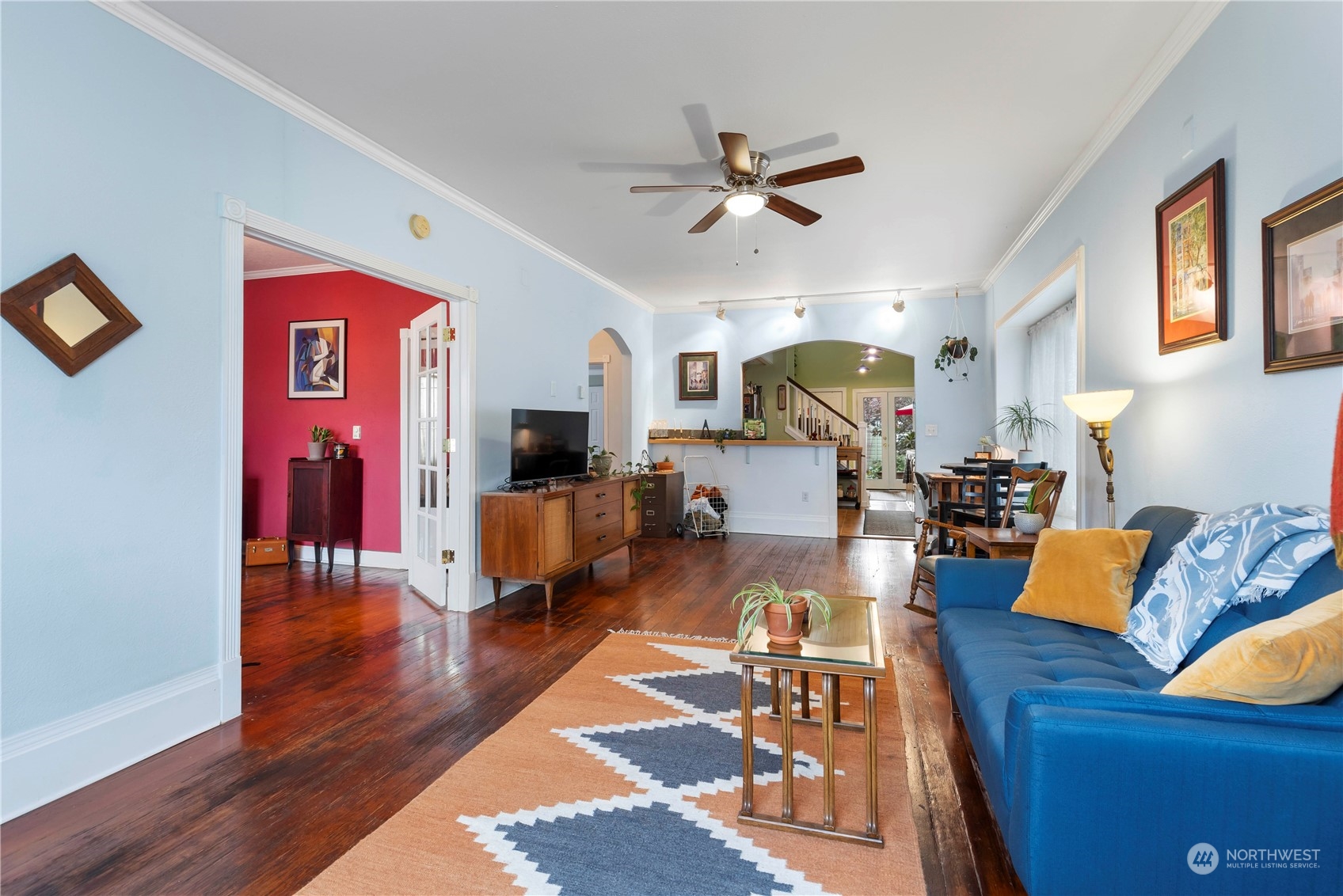 2812 19th Street Everett, WA 98201 - Photo 4 of 27 a living room with furniture and wooden floor