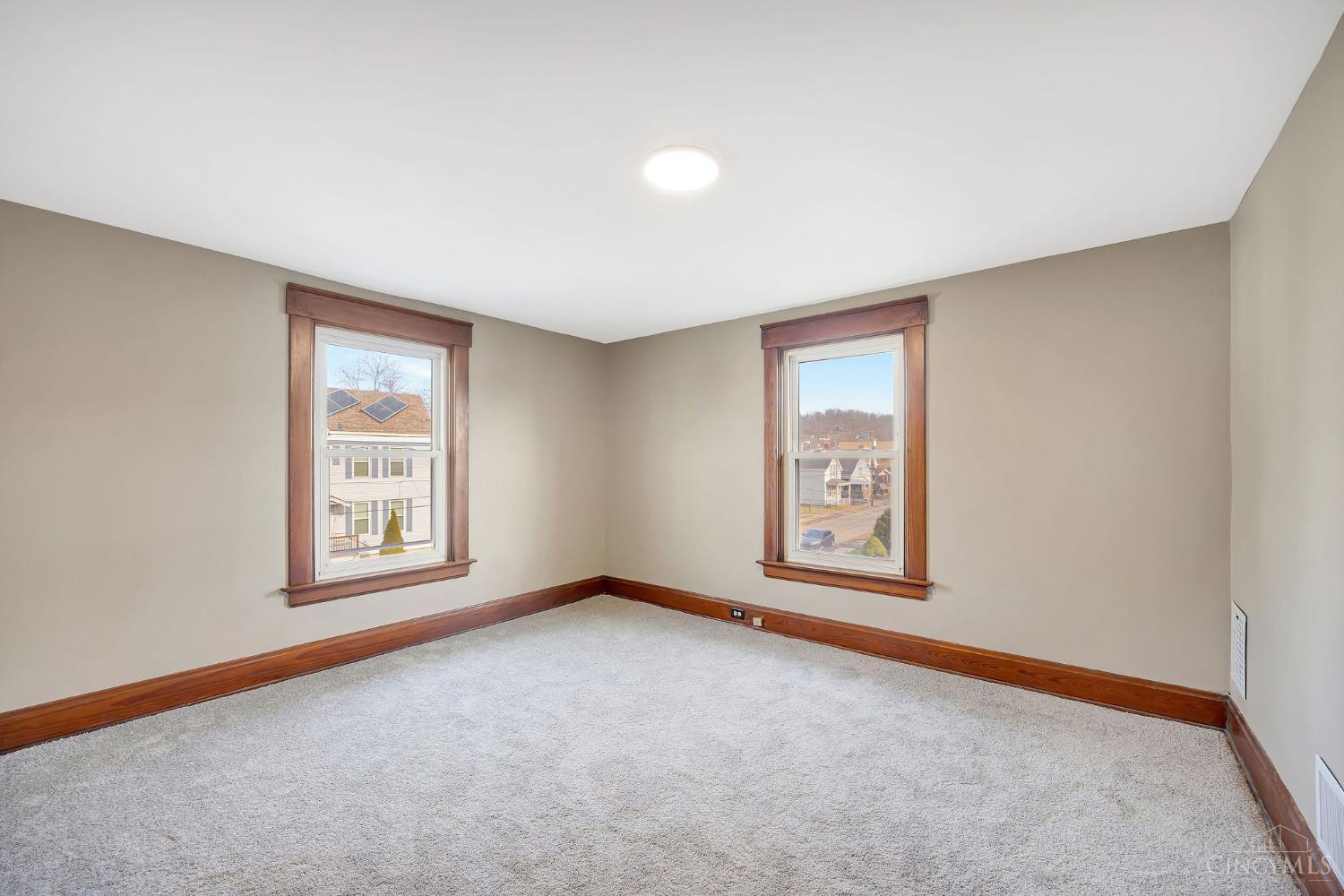 129 Pike Street Reading, OH 45215 - Photo 24 of 44