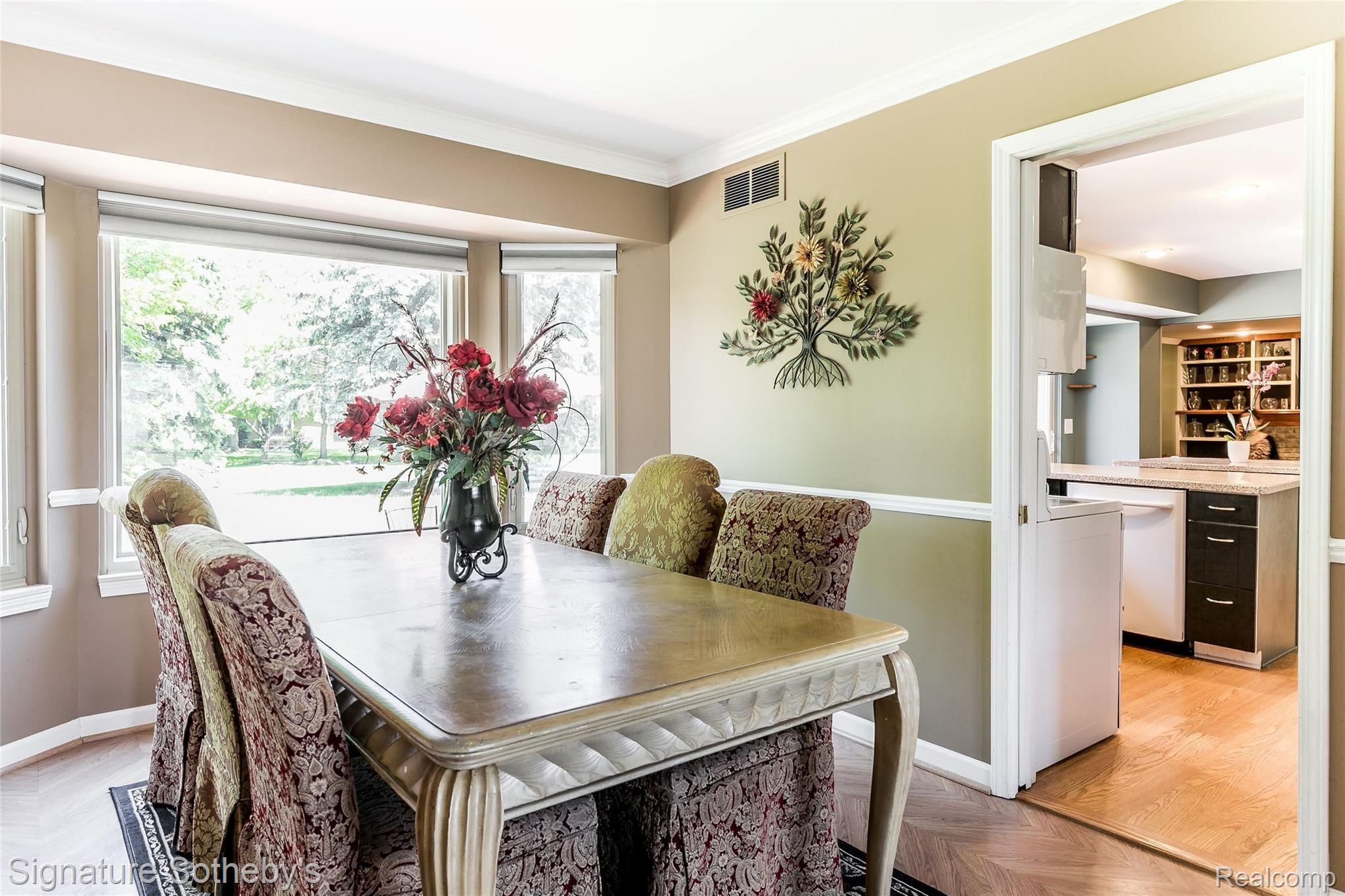 841 Lion Street Rochester, MI 48307 - Photo 5 of 42 384A1333-HDR.JPG