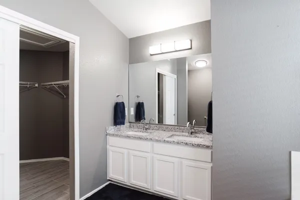 $2,300 | 692 Scheel, Kyle, TX 78640