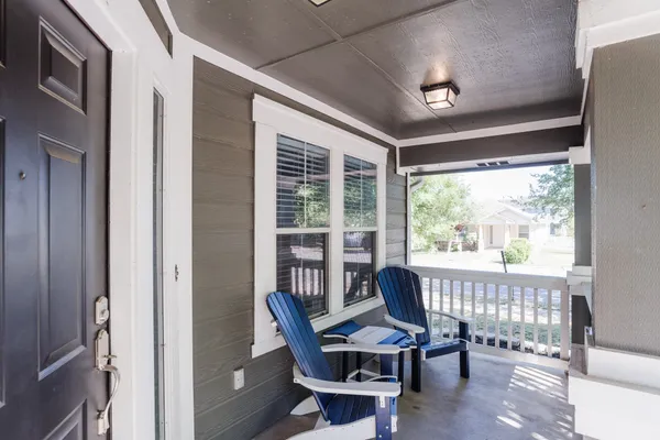 $2,300 | 692 Scheel, Kyle, TX 78640