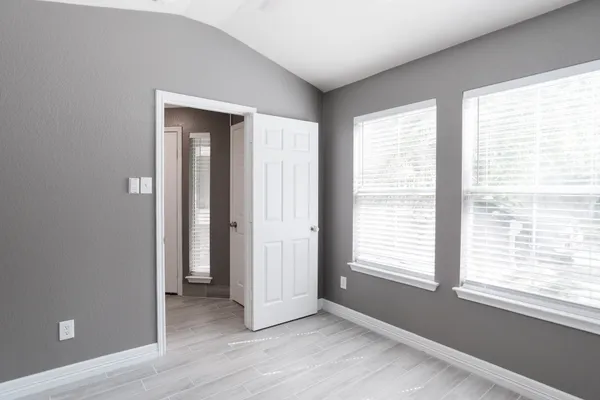 $2,300 | 692 Scheel, Kyle, TX 78640